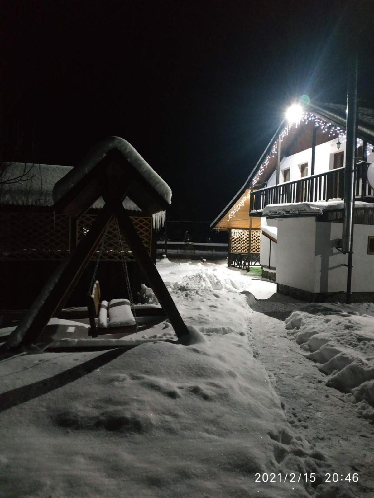 U Anastasii I Sofii Bilya Richki Vendégház Mikulicsin Szoba fotó